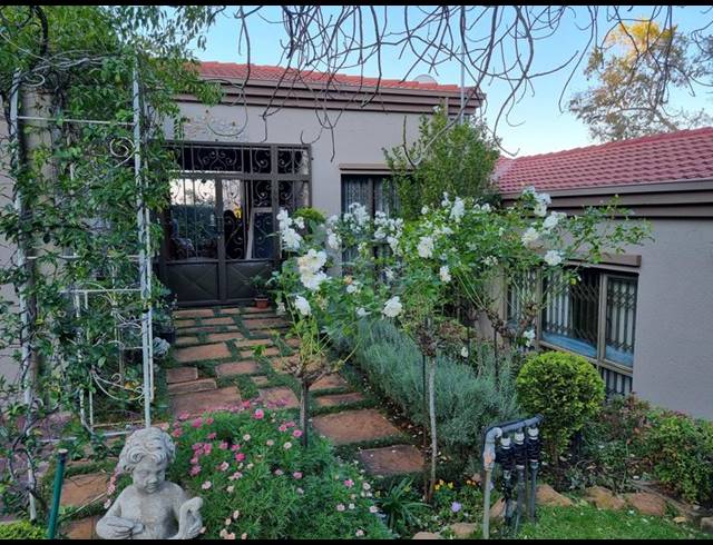 4 BEDROOM HOUSE FOR SALE IN SAFARI GARDENS